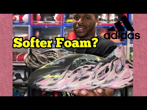 ★ Adidas ★ Yeezy Foam RNNR Carbon Adidas Yeezy Foam Runner RNNR 
