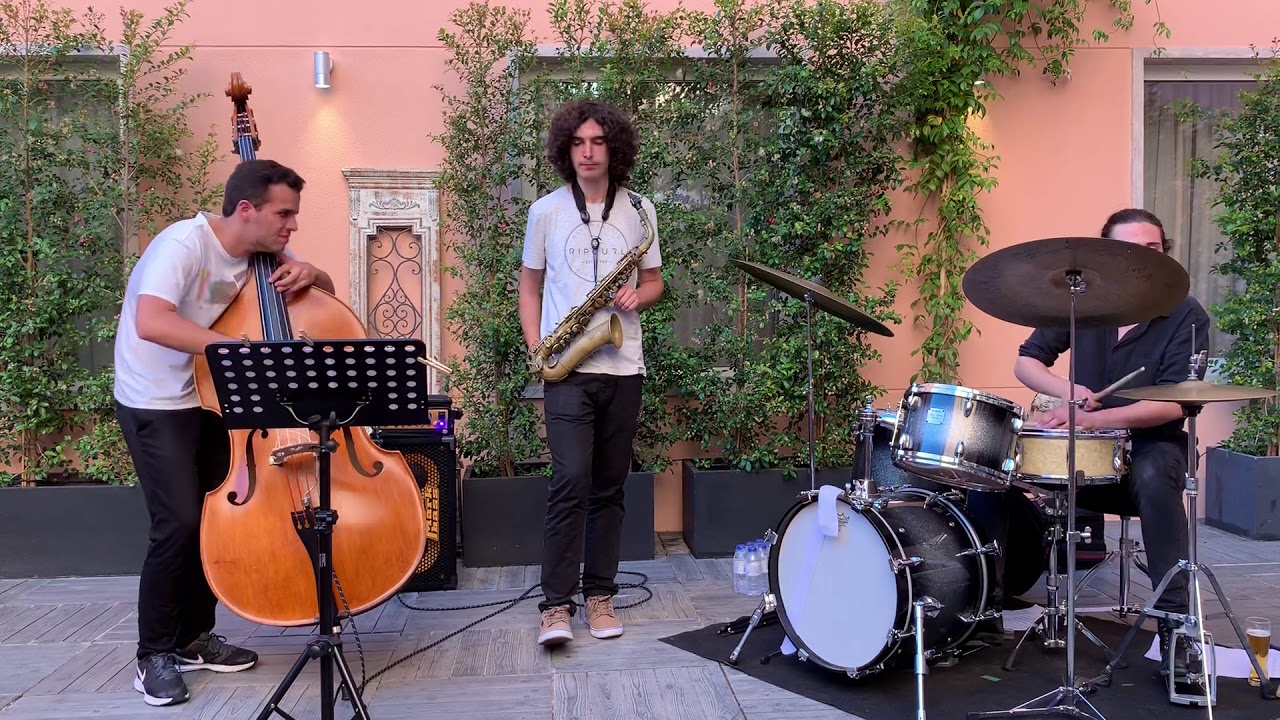 Tomás Marques Trio camera iphone 8 plus apk