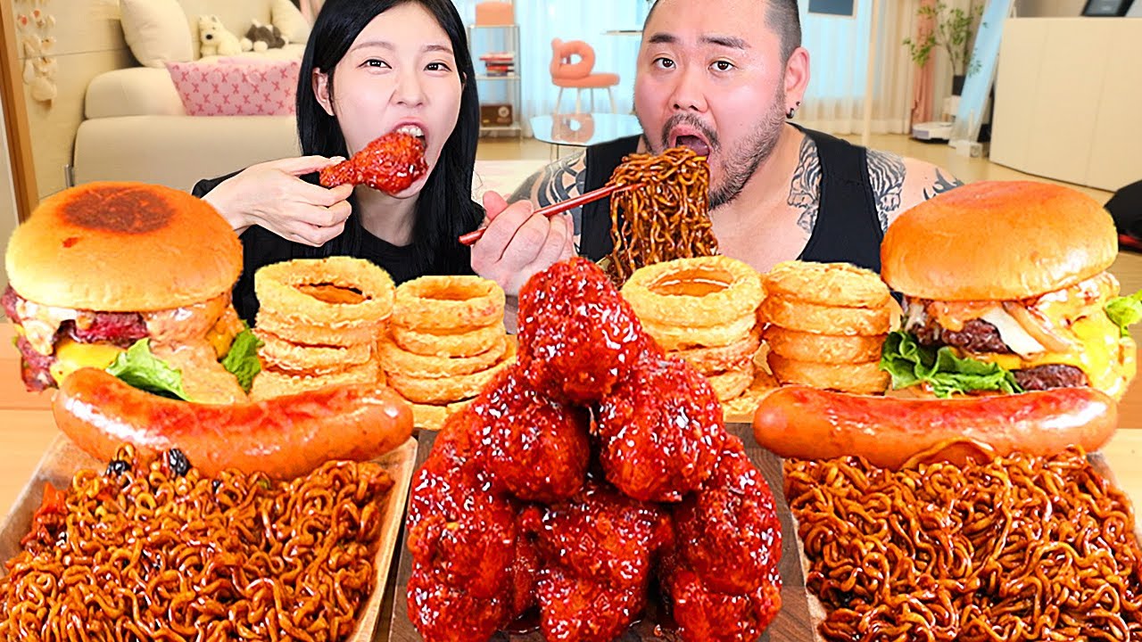 ASMR MUKBANG| 직접 만든 짜파게티 양념치킨 치즈버거 소세지 먹방 & 레시피 FRIED CHICKEN AND BLACK BEAN NOODLES EATING