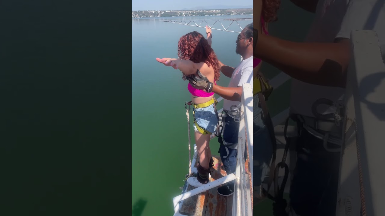Salto en bungy desde 60 metros con caída al lago 