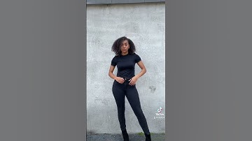 Digitals in video form #model #curlyhair