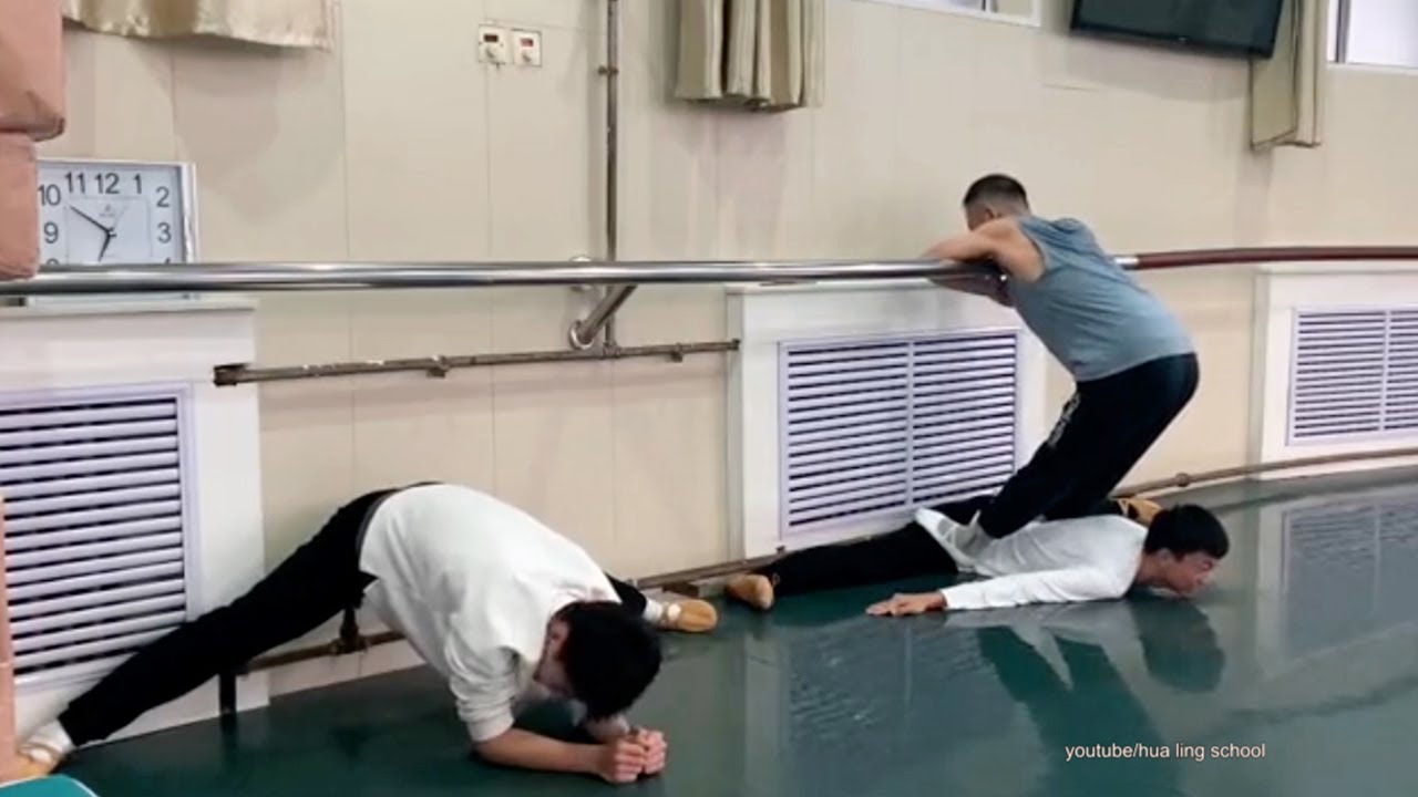 激痛の開腳😭 Splits That Hurt: Crying is Part of the Experience!