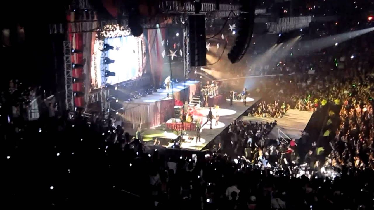 Taylor Swift in Manila Opening Sparks Fly HD.mov