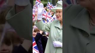 Great Queen Elizabeth With Children Love 💓 #queenelizabeth #royalfamily #royalnews #britishmonarchy