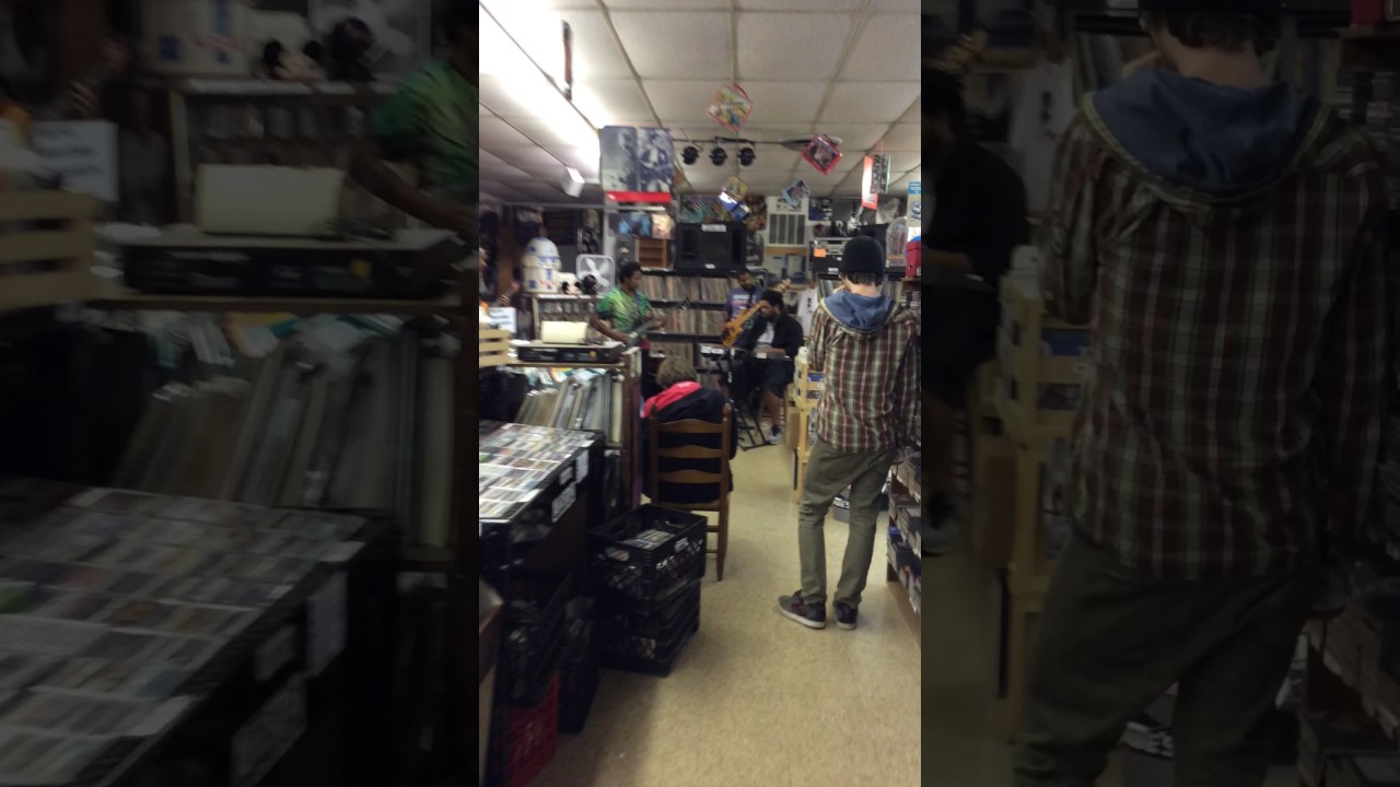 Nobodi Important Live @ Repo Record!