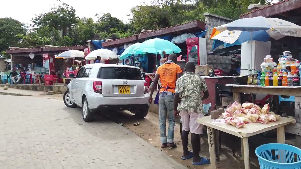 KENYA'S ''Miami-Florida'' Nature walk 