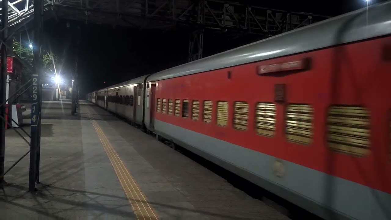 HOWRAH SF EXPRESS(BARMER TO HOWRAH) SKIPPING BARAKAR STATION AT 80 KM/HR