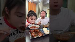Eating food Couple 616