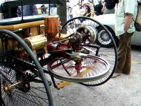 A 'very' oldtimer automobile running