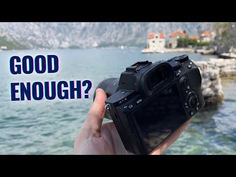 Video: Er Sony a7R full frame?