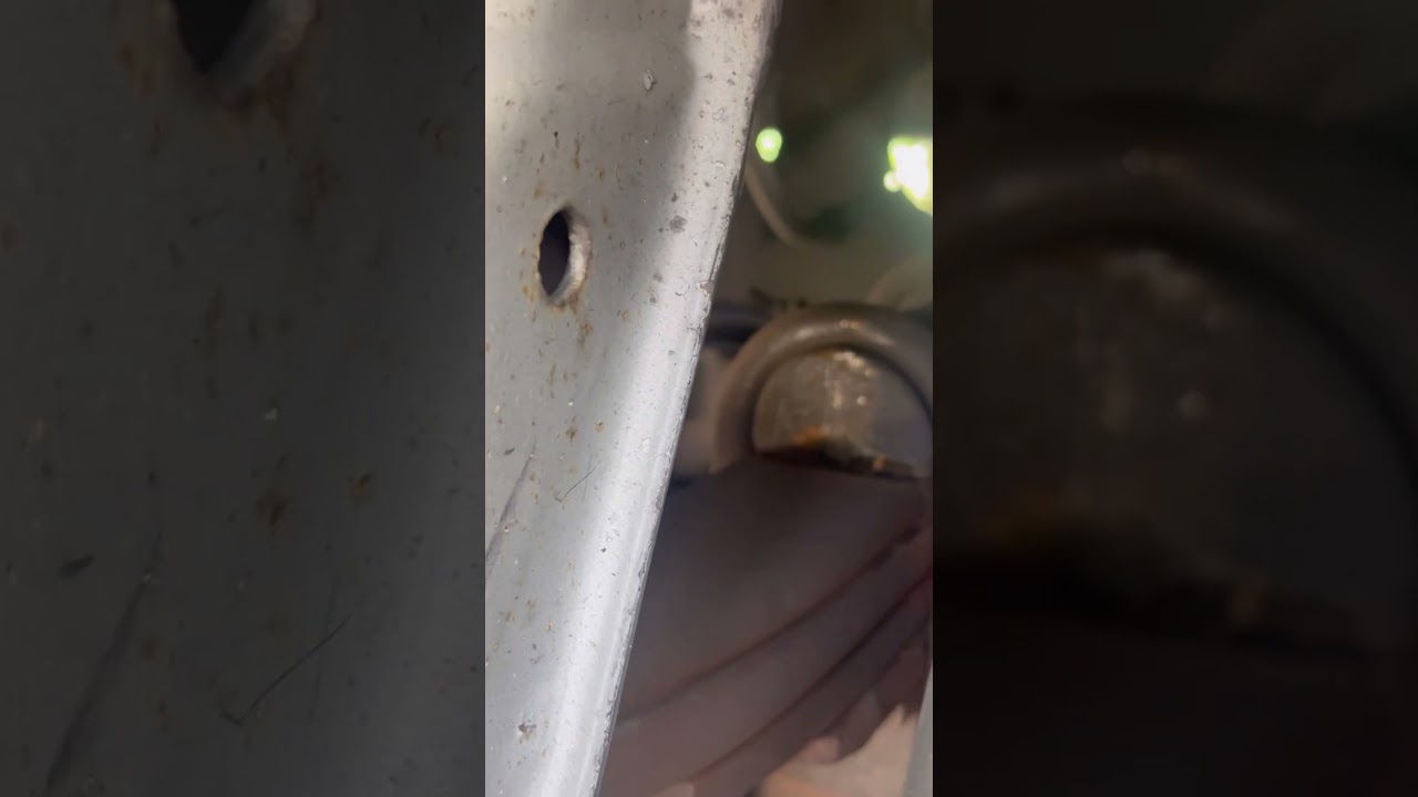 Broken Leaf Spring On Semi Truck Trailer 
