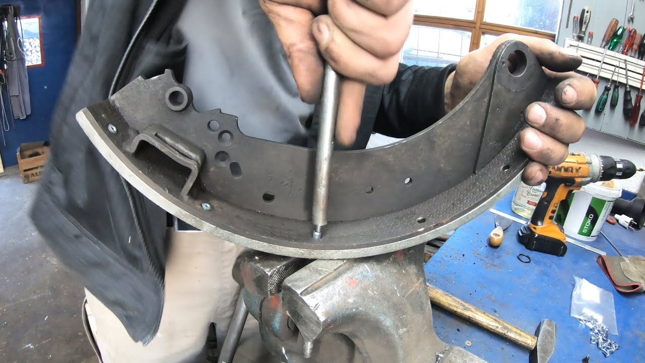 Unimog 406 Bremsbelag und Bremszylinder wechseln