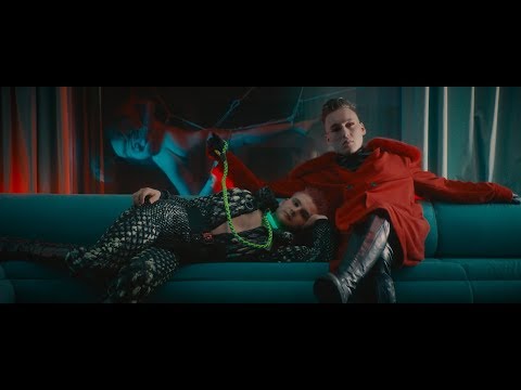 HATARI – KLÁMSTRÁKUR