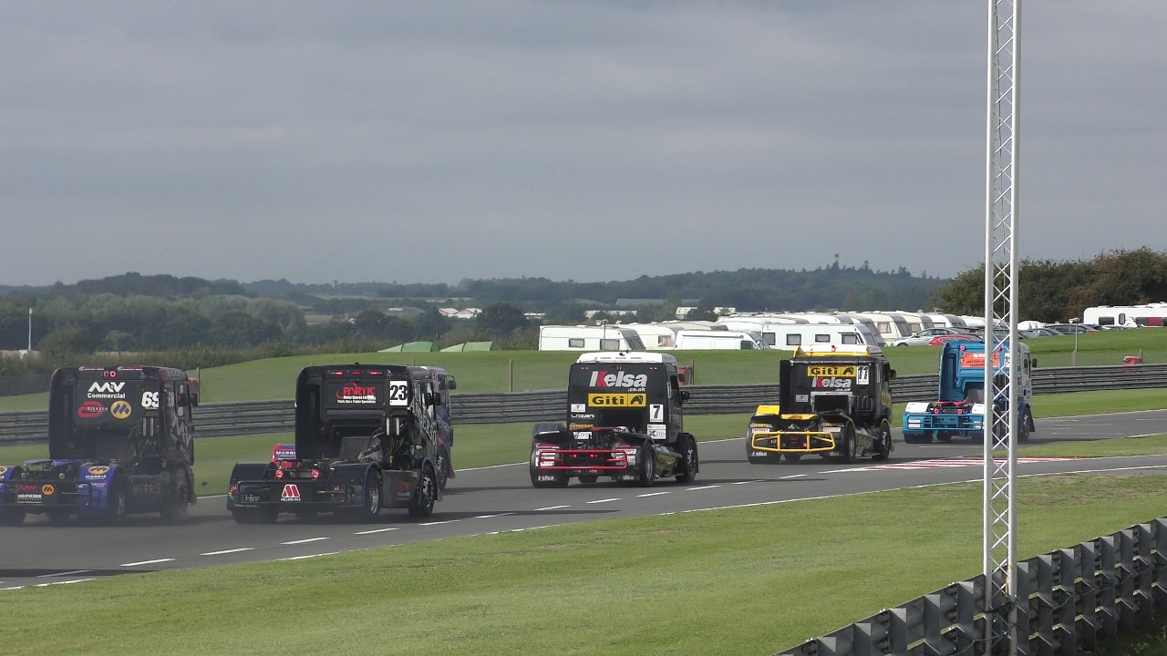 scania thailand group Start of BTRA Truck Championship Div 1 R2 at Snetterton British Truck Racing 9Sep18 1037a