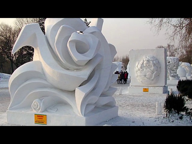 LE FESTIVAL DE GLACE ET DE NEIGE A HARBIN EN CHINE