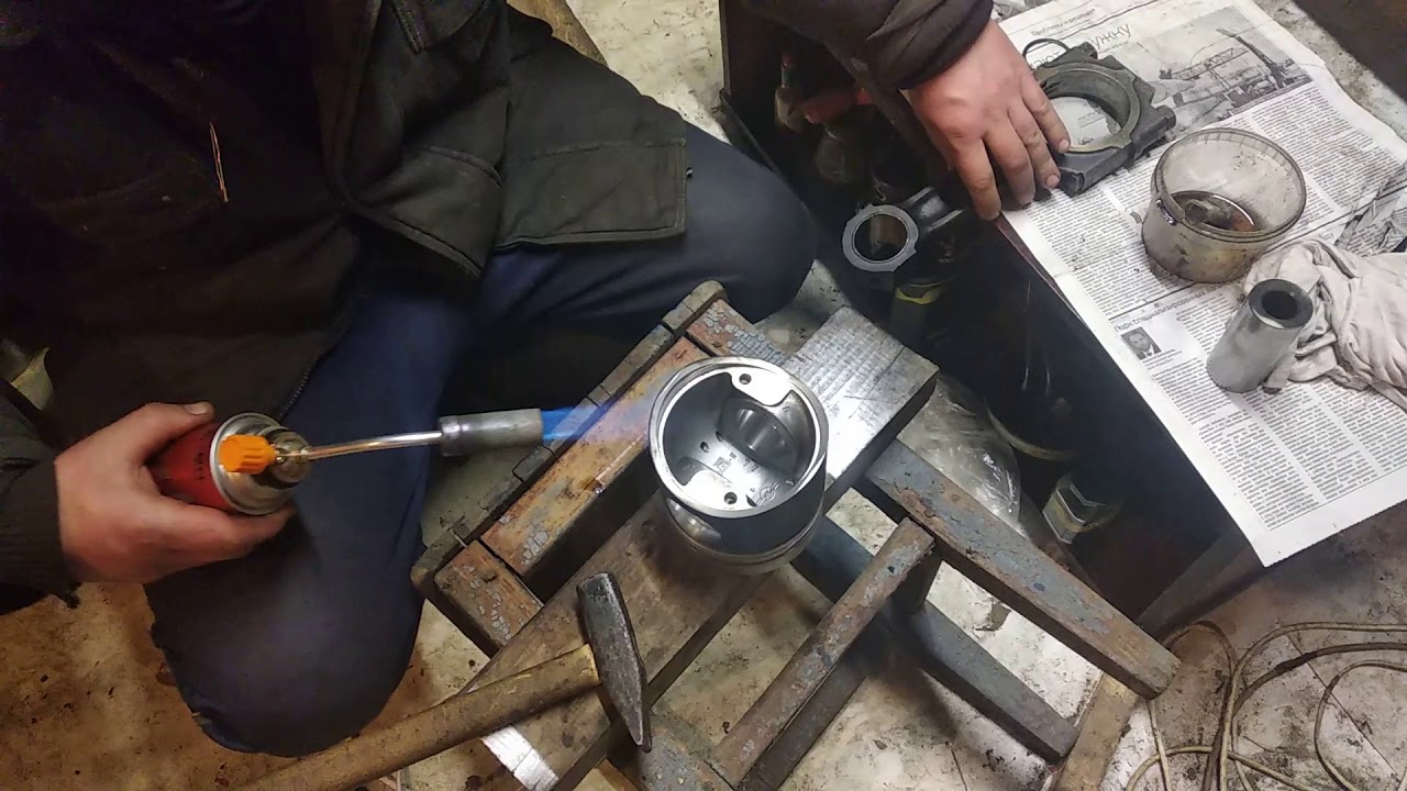 запрессовка пальца в поршень
