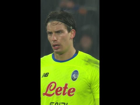 Un'altra parata decisiva di Carnesecchi 🧤🙅 #AtalantaCremonese #GoAtalantaGo ⚫️🔵