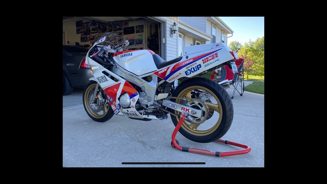 1990 Yamaha FZR 600 Full Vance and Hines Exhaust