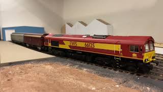 Sunday evening running session including Dingham auto uncoupler tests (DCC Sound class 37/66)