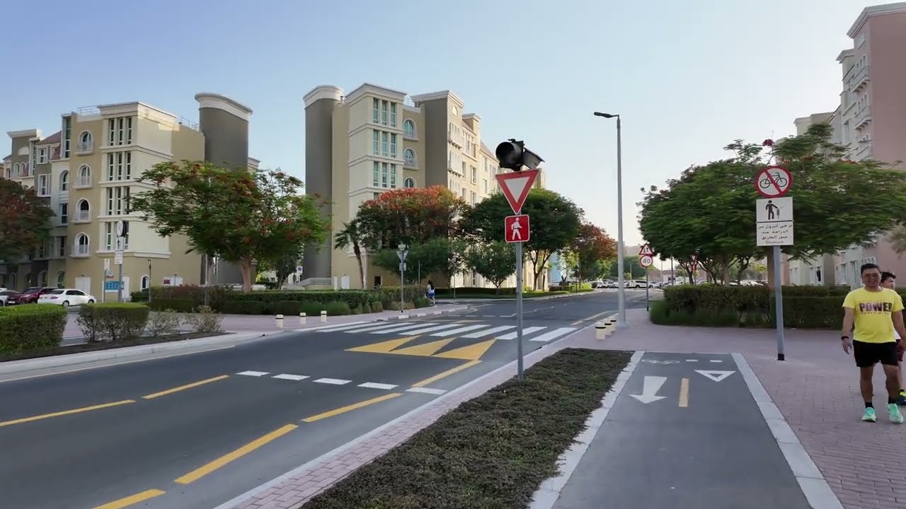 सुबह के सन्नाटे में दुबई कैसा दिखता है? 😍 | Morning Walk Vlog