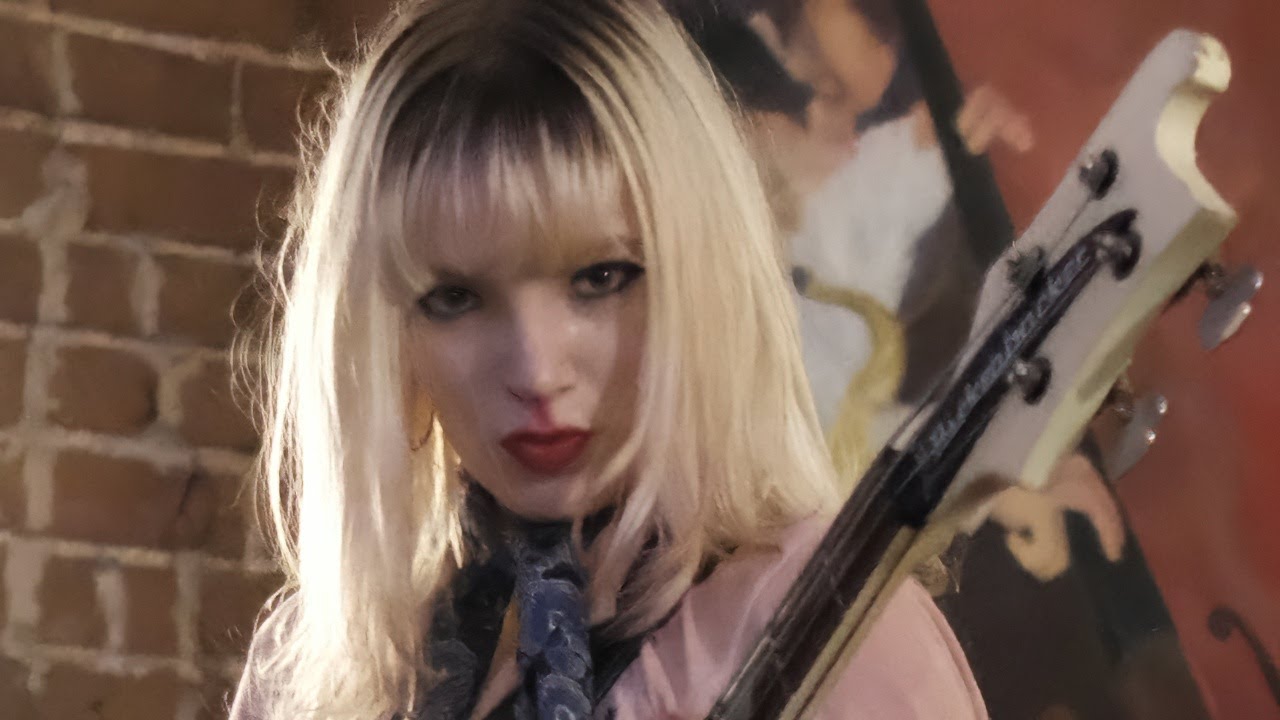 The Molotovs ~ Walk Like an Egyptian (The Bangles Cover) ~ Churchills (Ramsgate)