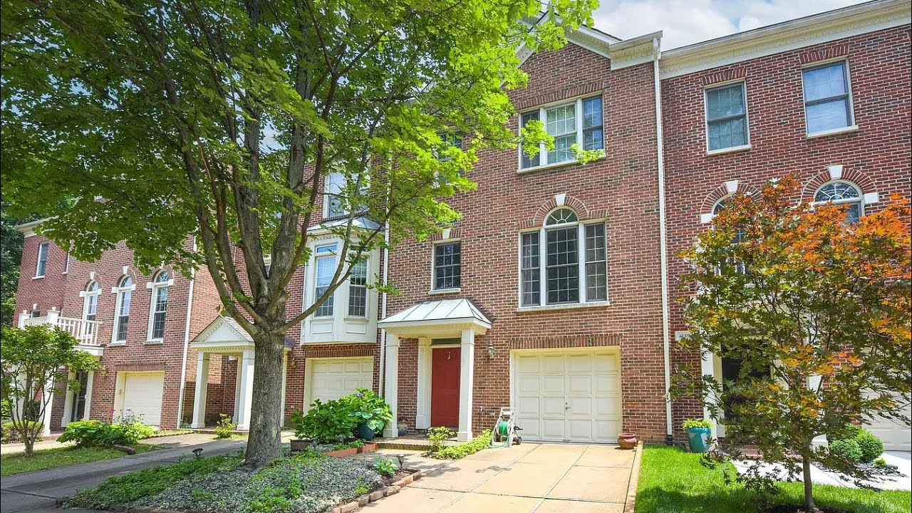 PJ Presents 4157 Kentmere Sq in Fairfax, VA. Wegmans, Whole Foods