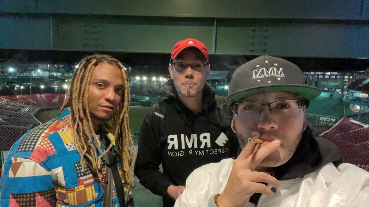 Smoking 🌲 at Fenway Park 🔥💨🚨 YouTube