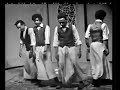 مقطع روعه قديم لرقصه صنعانيه سبعينات القرن العشرين علىاغنية زر محبك اذا غاب العذول للثلاثي الكوكباني 