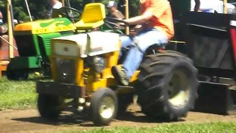 Cub Cadet 100 pulling