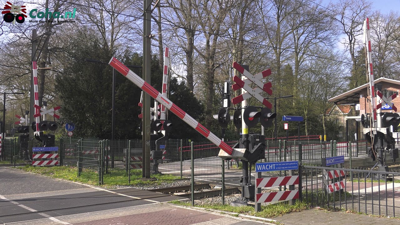 Spoorwegovergang Ermelo 😍4K😍 // Dutch railroad crossing