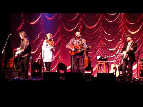 Alison Krauss & Union Station, with Dan Tyminski - The Boy Who Wouldn't Hoe Corn