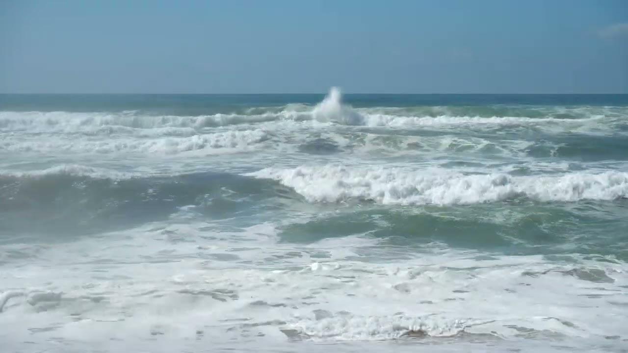 Ocean Waves Crashing 🌊 Ocean Ambience 4K UHD