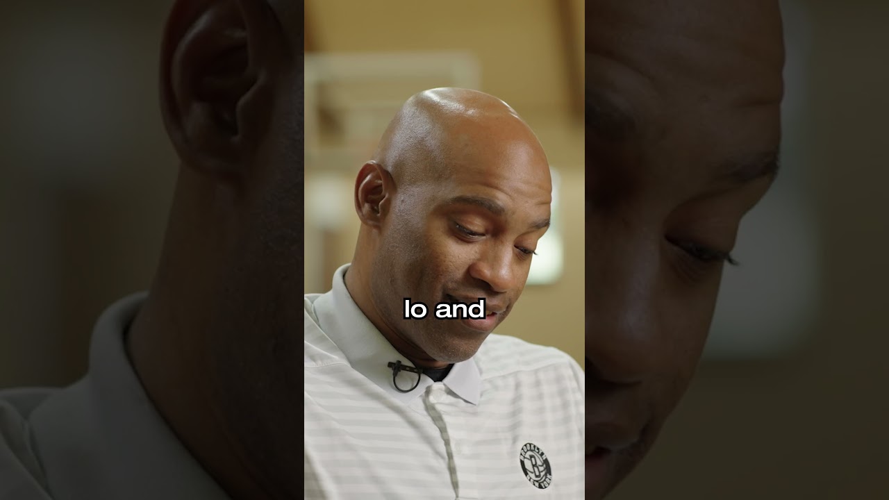 game-sealing reverse alley-oop dunk? yup, classic Vince Carter 