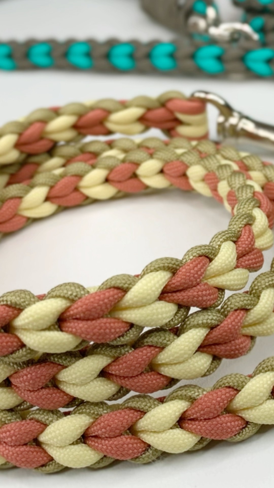 ハート模様の編み方 #Shorts #パラコード #編み方 - YouTube