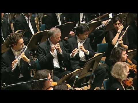 Magali Mosnier plays the solo of flute from Ravel's Daphnis et Chloé