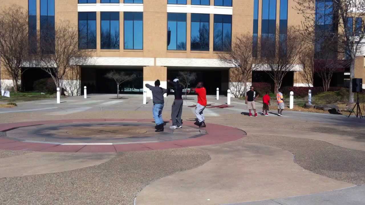 ULM Greek Stroll Off Da Bruhz hopping