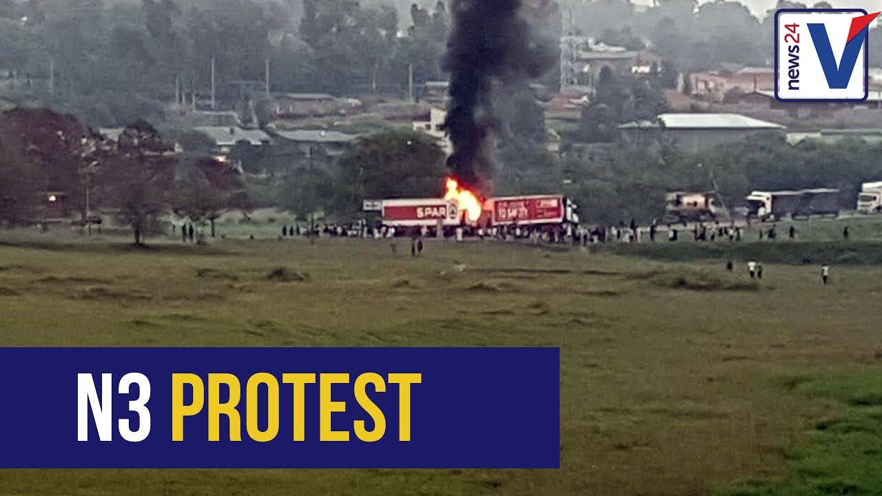 WATCH: N3 blocked following protest, looting