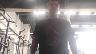 Закачать больное плечо таким упражнением можно? Я решил попробовать.