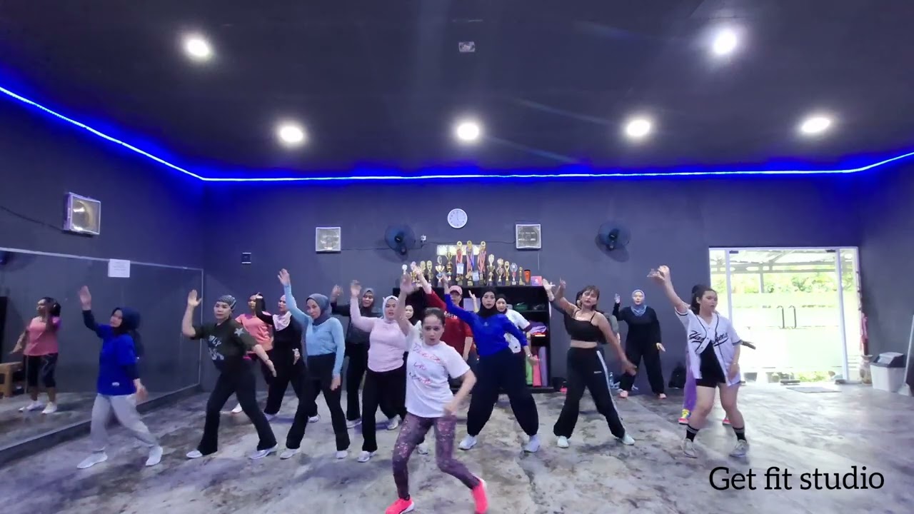 PAID TO EXIST - CHRISTINA MARSOLA - ZUMBA - WORKOUT - DANCE - ZIN FITRI - BELITUNG - GET FIT STUDIO