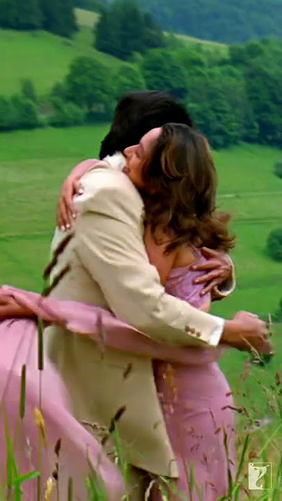 Kab tak chup baithe ab to kuchh hai bolna #Dholna #diltopagalhai #shahrukhkhan #madhuridixit