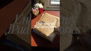 unboxing my new tech accessories ✨🎧 #ipadunboxing #ipada16 #tech #shorts #unboxing @A@Apple