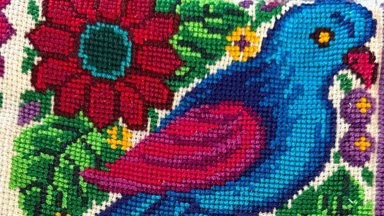 Les enseño como me quedo esta  Blusa de palomas y Girasoles 🌻 🌻bordados en punto de cruz