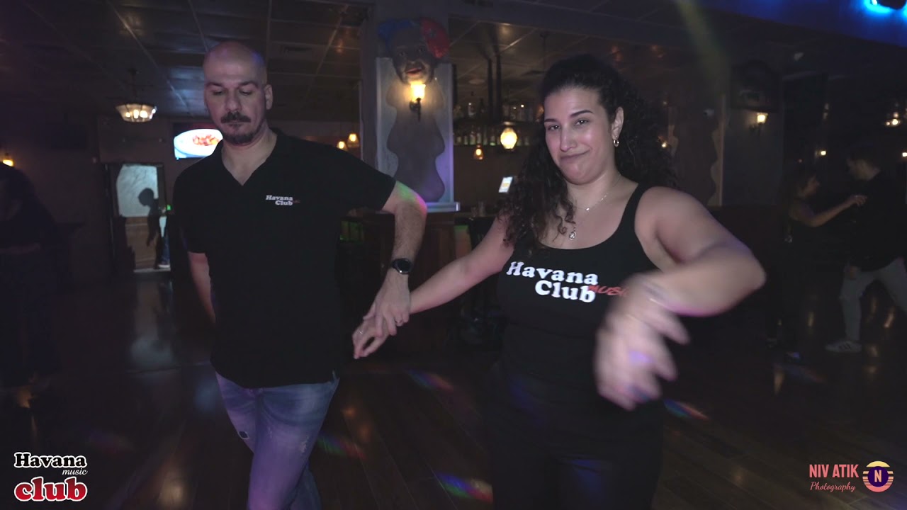 Mai Ganon & Moti Sabag- Cuban Salsa Social dance - Yasser Ramos - Amnesia