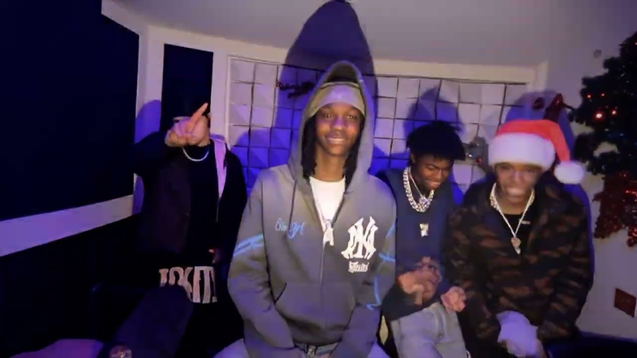 JINGLE BELLS FT. TATA & JENN CARTER (ПРОСЛУШАТЬ ПЕСНЮ)