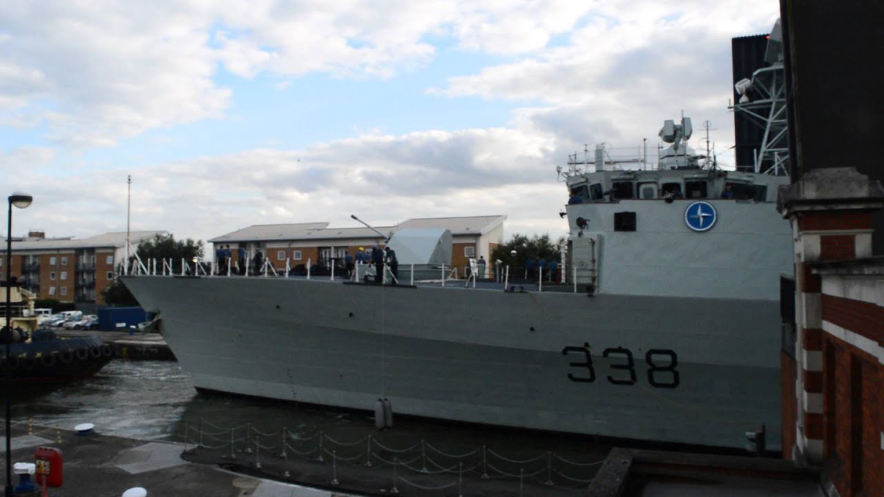 HMCS Winnipeg @ KGV Lock 19-09-15