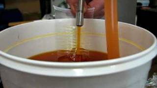 Dispensing Chilli Oil.AVI
