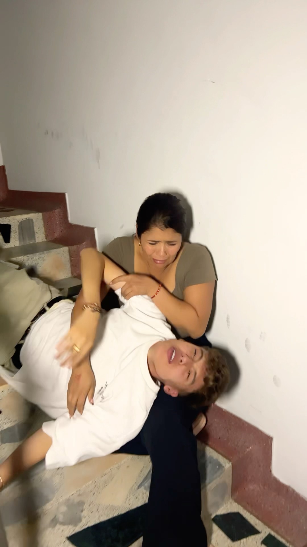 Cuida a tus padres #humor #cosasdefamilia #humorfamiliar #shortviral