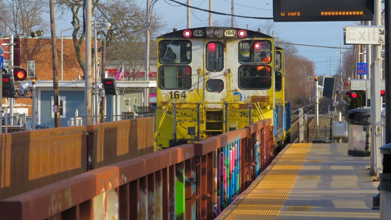 lirr-work-train-through-bethpage-train-station-with-150-and-164-youtube