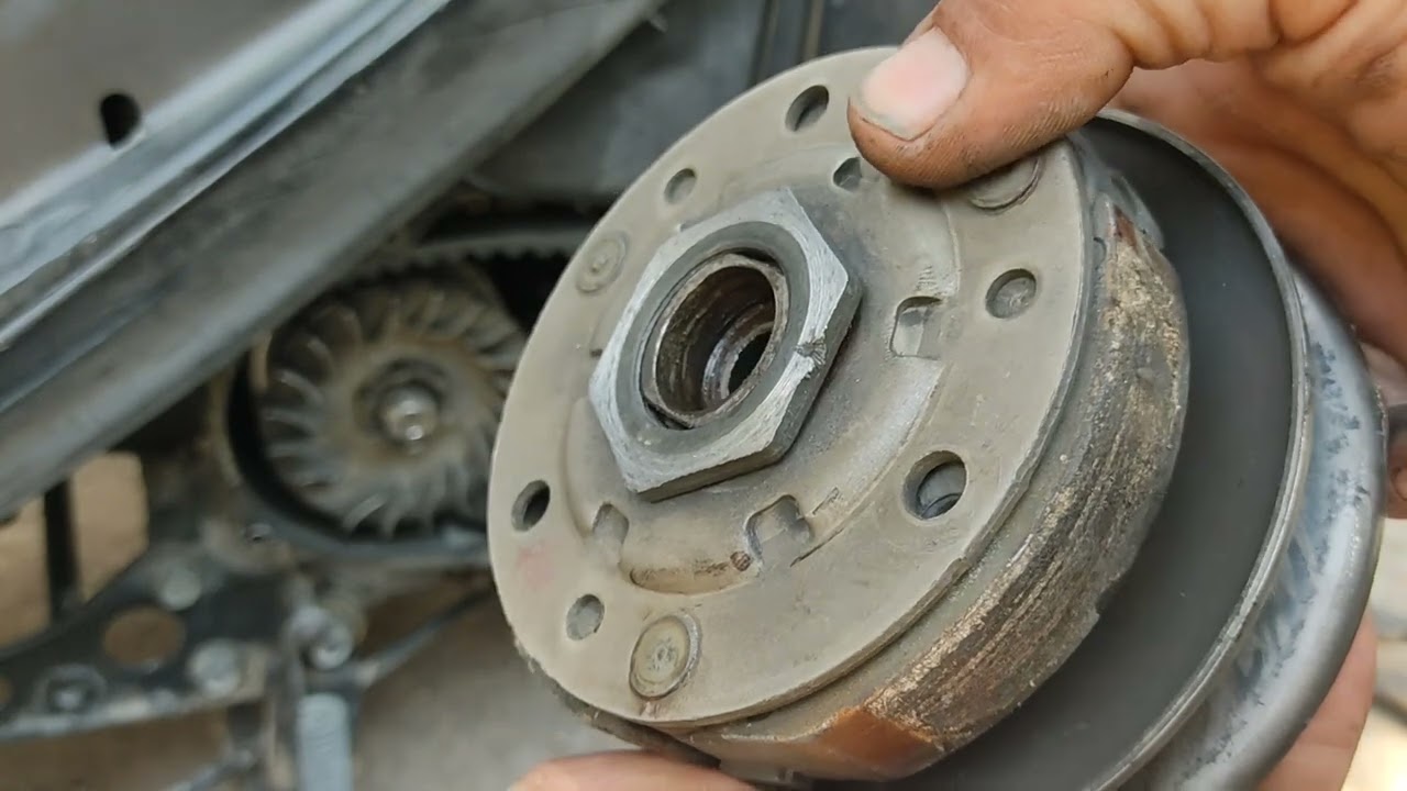 دراجه تلزم بريك وحدها شوف السبب