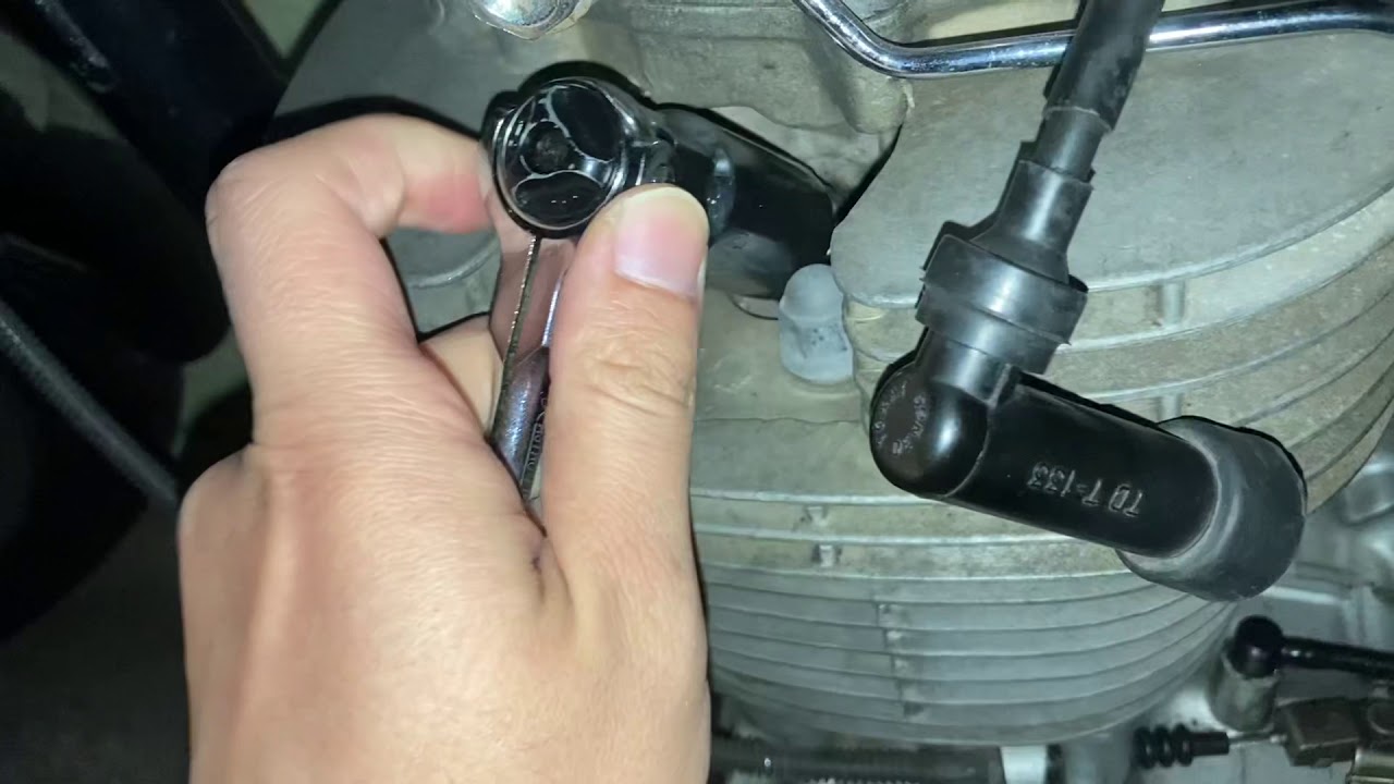 SR400/500 プラグの火が飛んでるか確認する方法（エンジンがかからない